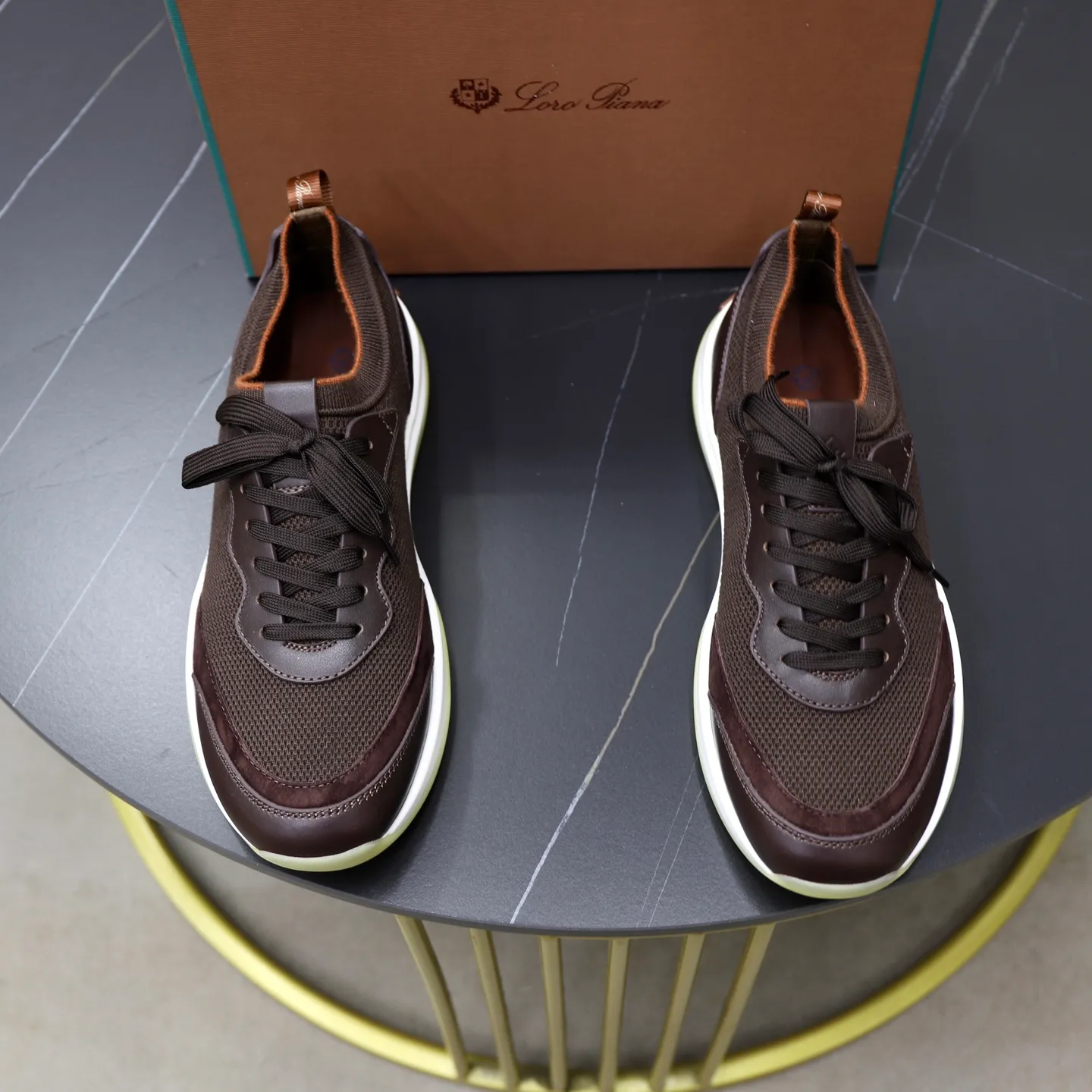 Factory price: 💰620 Loropiana LP men's shoes ♞size; 38-44 "45.46 customization" cowhide stitching and cowhide feet. It is really easy to wear, lazy, relaxed, casual, perfect comfort, and there are many color choices, and they all look good with clothes. Is it true that Loropiana can bring social value? “Loropiana is the best thing money can buy”